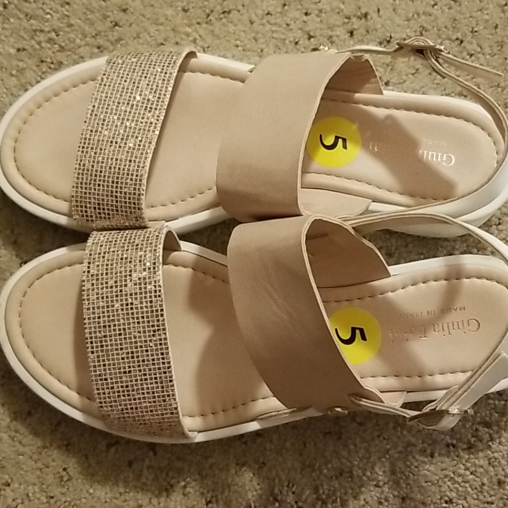 Sandals - Picture 2 of 3